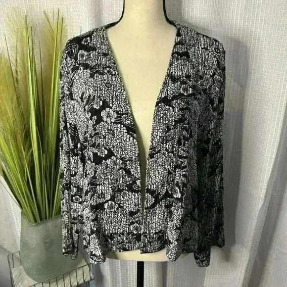 Chicos Women’s 2 US L Black/White Crinkle SILK Blend Long Sleeve Open Cardigan - Picture 1 of 12